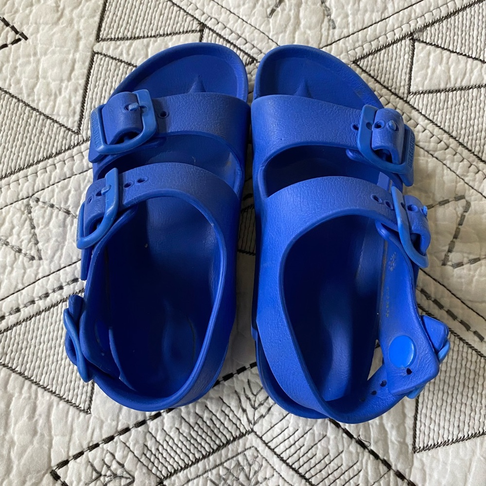 Birkenstock size 26 (8-8.5) kids Milano sandals.